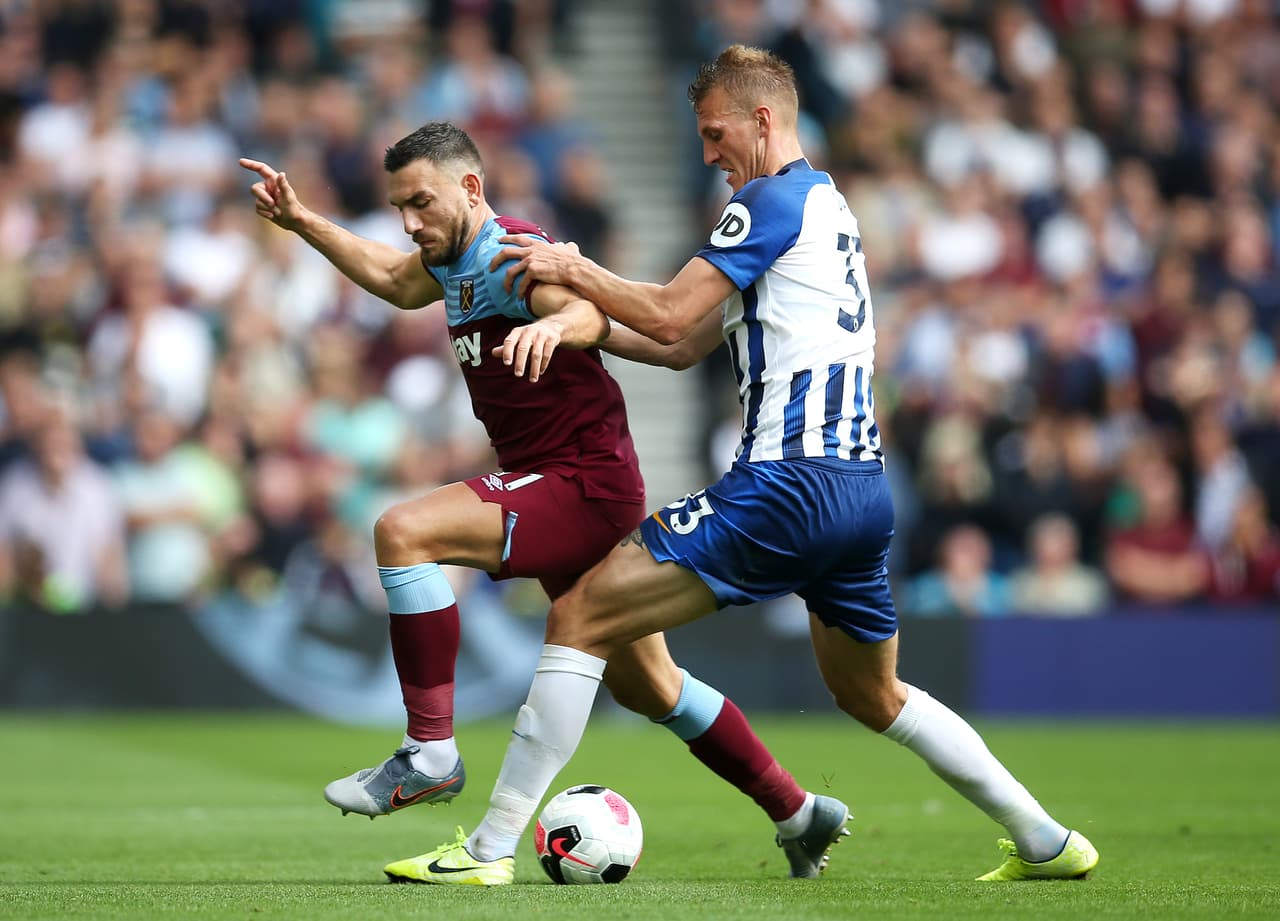 Chicharito anota y West Ham empata ante el Brighton.