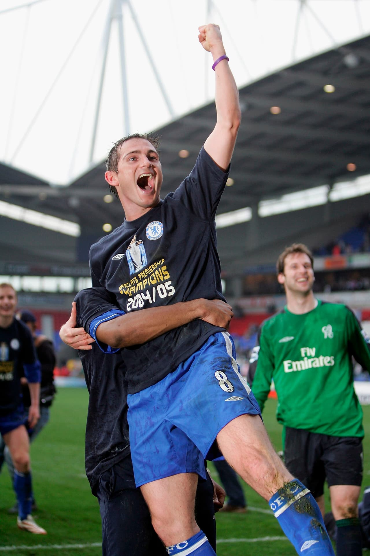 El volante obtuvo su primer título en 2005 con Chelsea, que ese año ganó Premier League, Community Shield y Copa de la Liga.