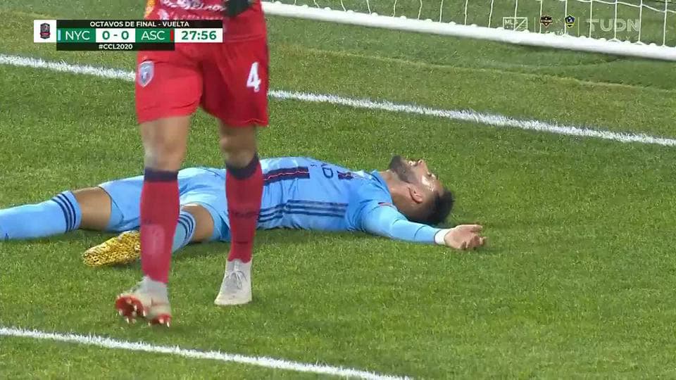 Tiro desviado de Valentín Castellanos