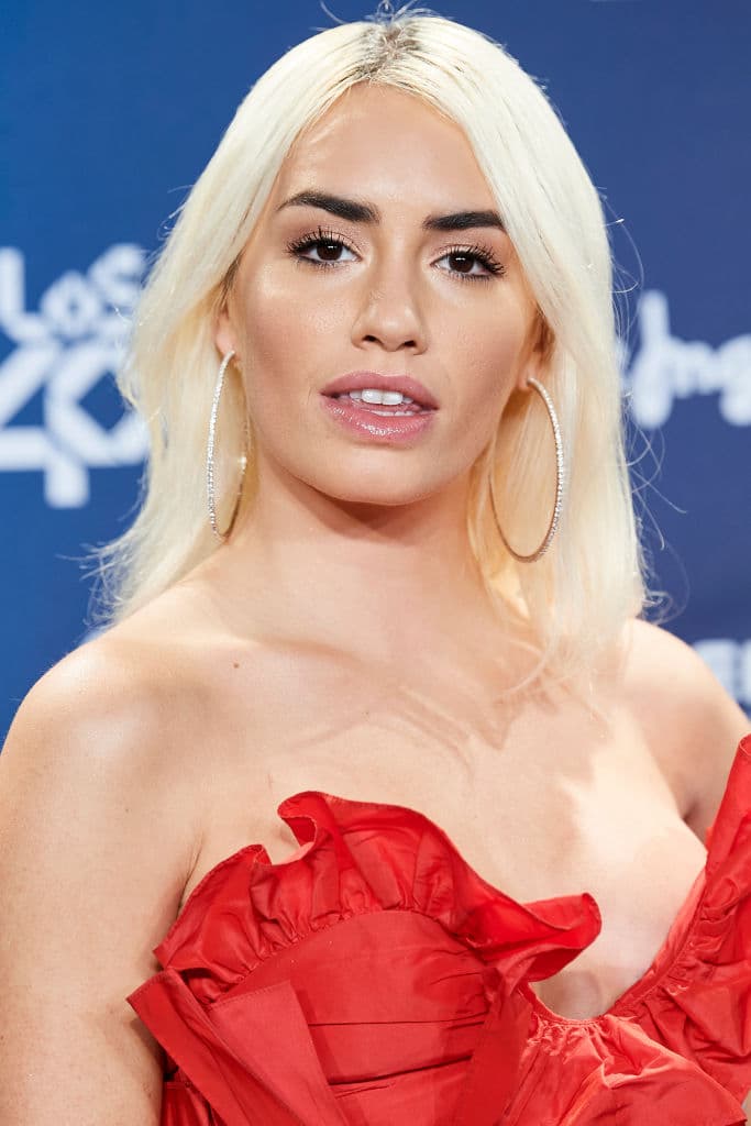 Lali, a pesar de ser una cantante pop, también ha tenido participación en el género urbano, pues colaboró con Becky G.