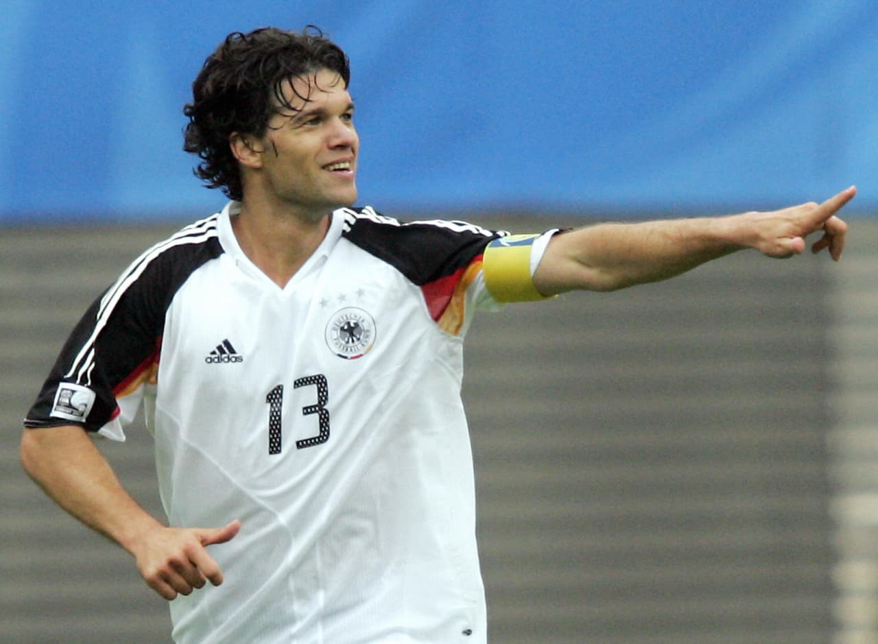 Michael Ballack fue operado de un tumor en la espalda