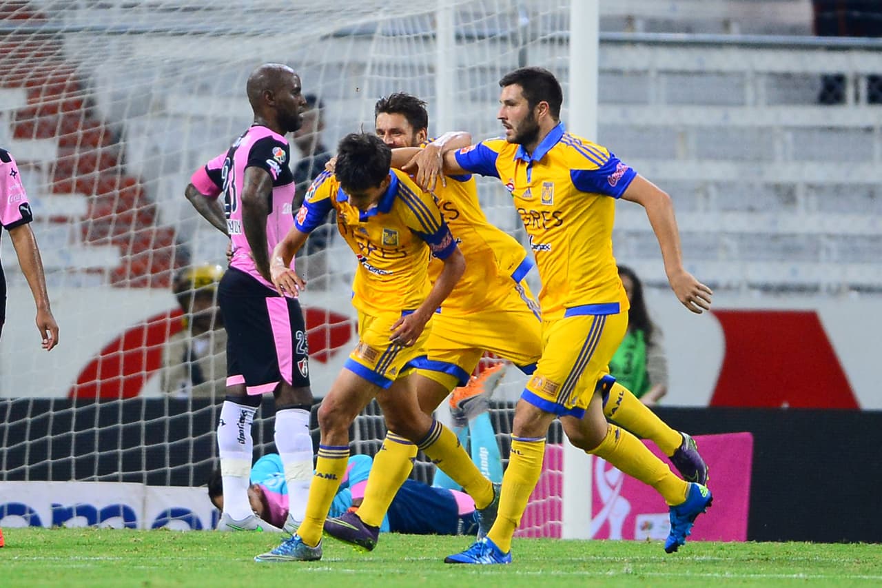 Pasando a la media cancha tenemos a otro felino, Jürgen Damm necesitó de una gambeta y un buen tiro para vencer la portería del Atlas y darles una victoria como visitante a los Tigres.