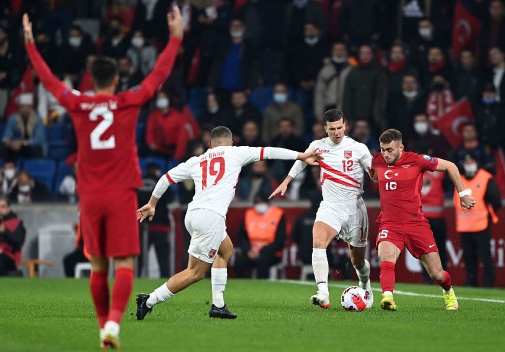 Turquía necesitaba la goleada y pasan por encima 6-0 en su duelo frente a Gibraltar.