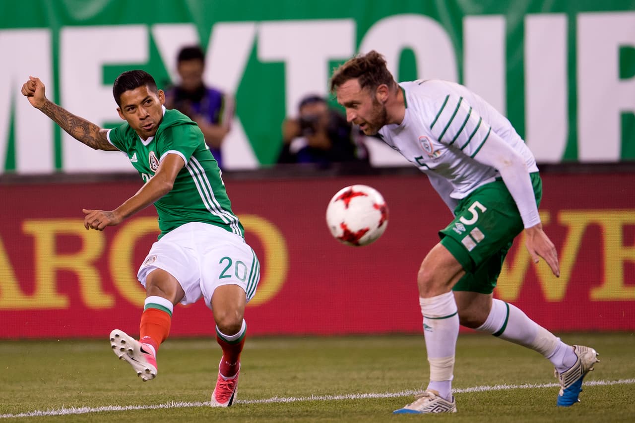 La presión durante el primer tiempo nunca se detuvo. Los nuestros presionaron en todas las líneas y mostraron muy buen juego de conjunto.