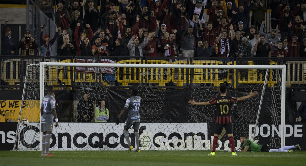 Antes de los 10 minutos llegó el 2-0 a favor de los de Goergia, esta vez en el pie derecho de Julian Gressel quien remató cruzado tras asistencia de Ezequiel Barco.