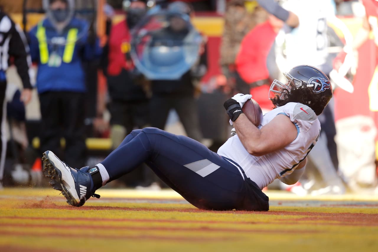 Patrick Mahomes lanzó 3 touchdowns y guía a los Chiefs a su tercer Super Bowl en la historia de la NFL.