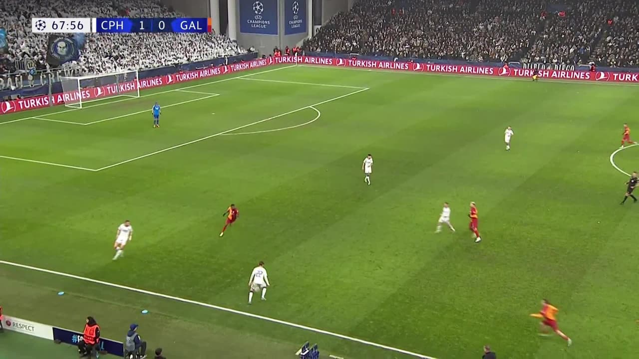 ¡TIRO ATAJADO! disparo por Andreas Cornelius.