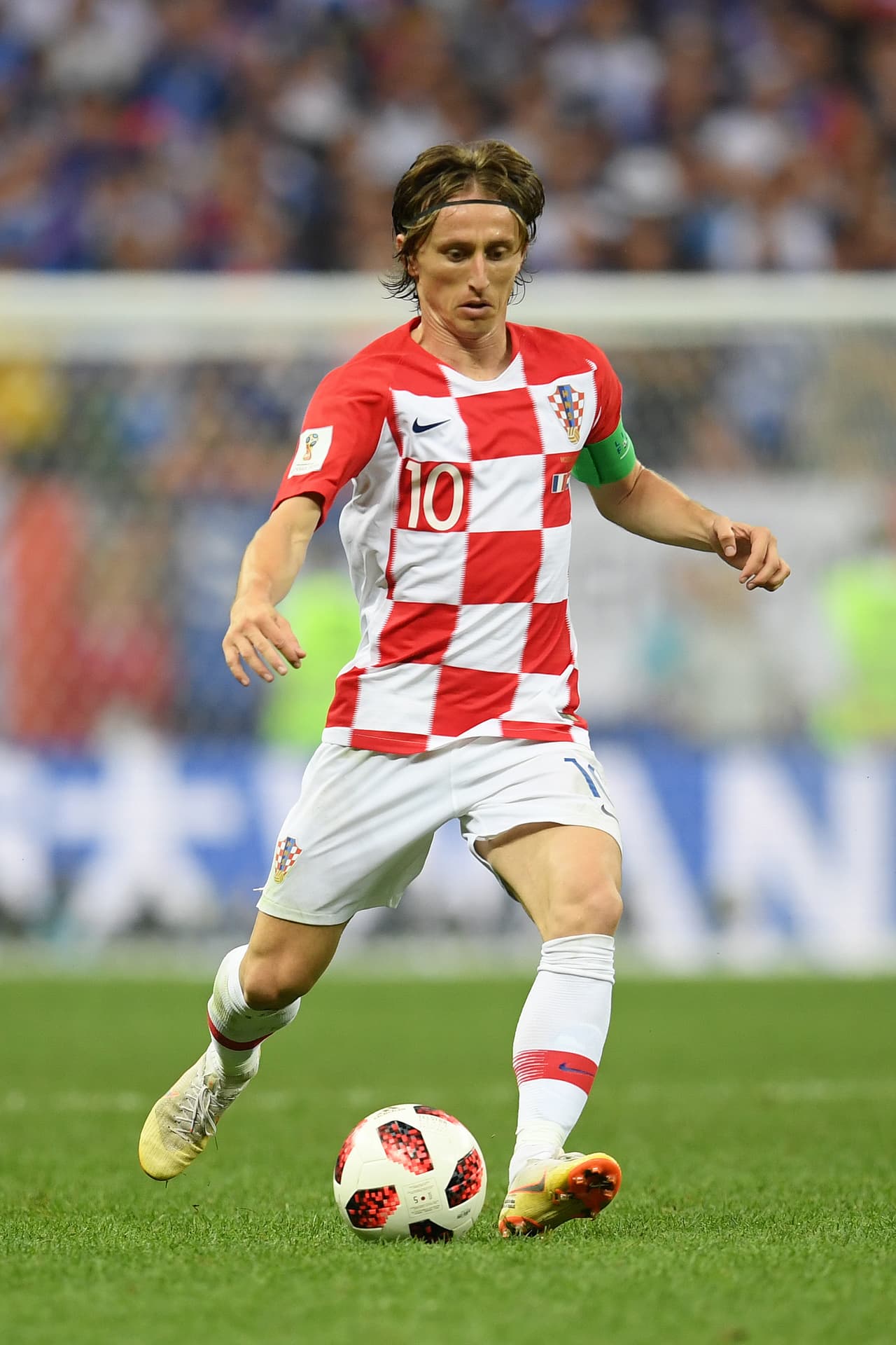 Comenzó conectado. Todas las jugadas en ataque de su selección pasaban por sus pies.