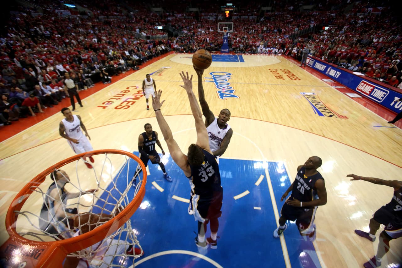 Rescate de los Grizzlies pone a los Wolves contra las cuerdas