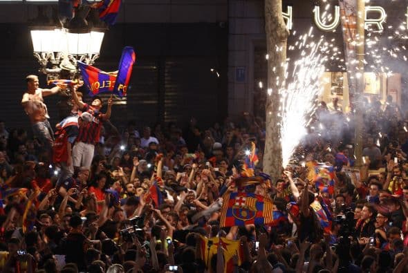 Felicidad, júbilo y alegría se respiran en las calles de Barcelona tras la obtención de la Liga Española.