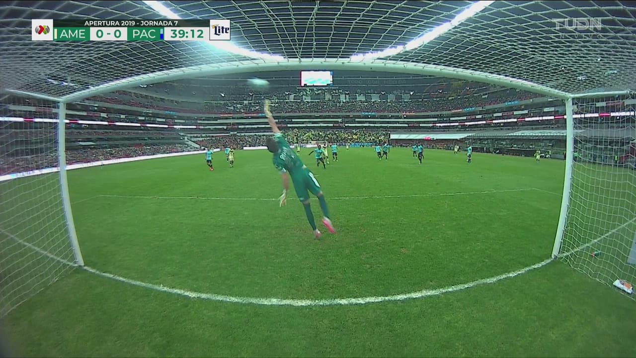 ¡Travesaño! Guido estremece el horizontal y se salva Pachuca