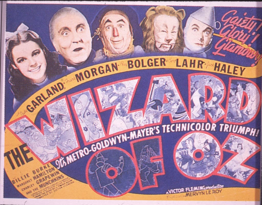 Sony Pictures ocupa ahora el lote, y Warner Bros. posee películas clásicas de MGM como "Singing in the Rain", "The Wizard of Oz" y "Gone with the Wind".