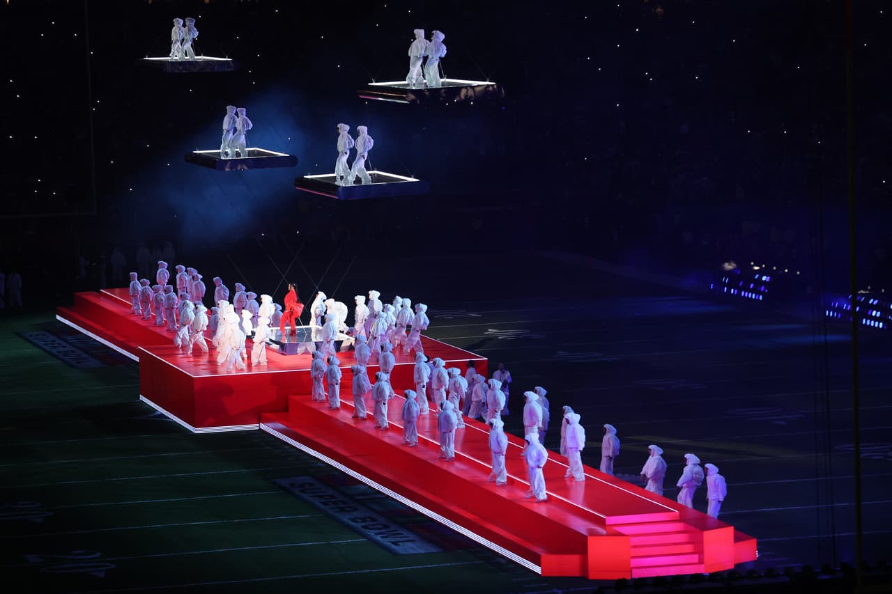Rihanna deslumbró con su actuación en el Show de medio tiempo en el Super Bowl 2023