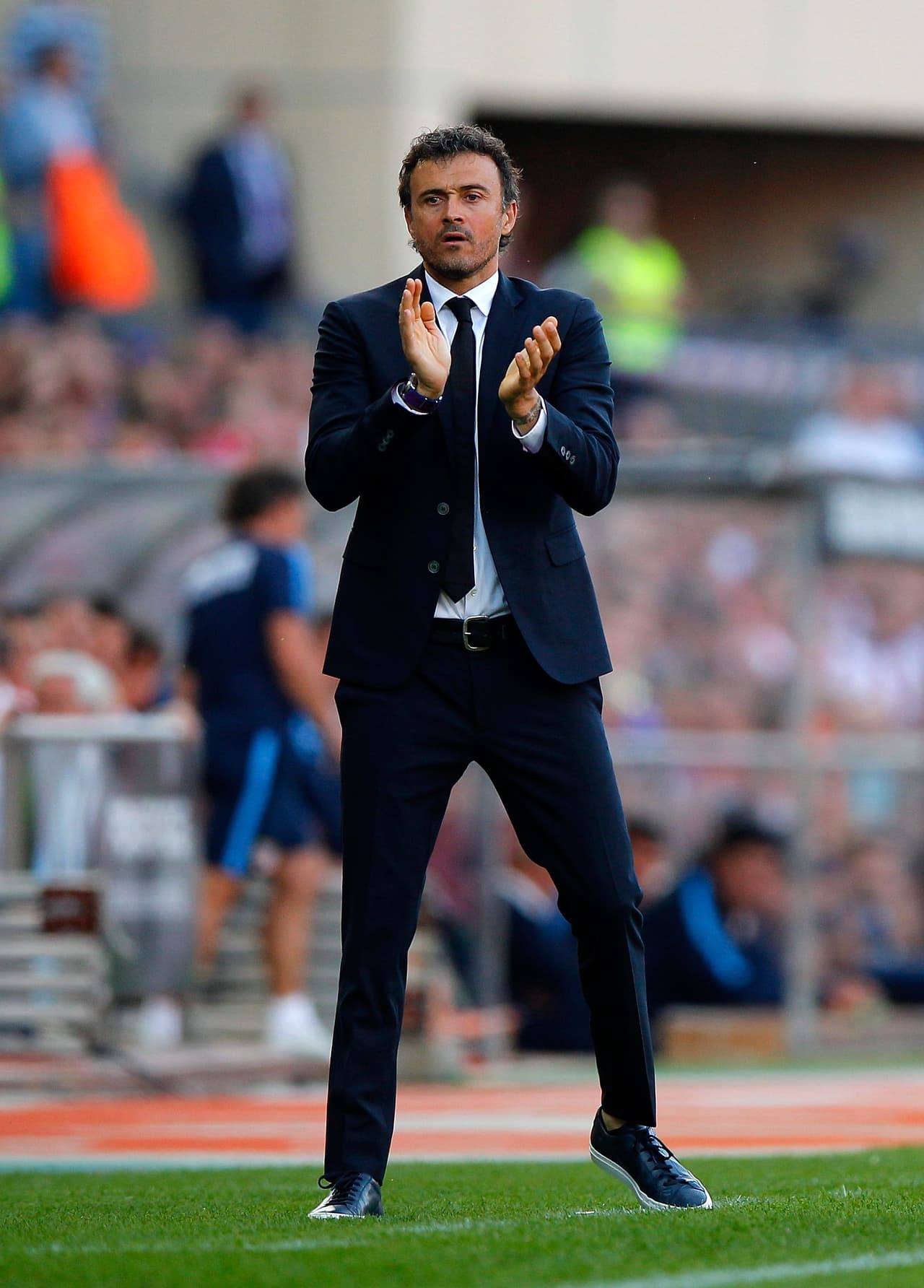 La estrategia de Luis Enrique. El timonel del FC Barcelona tardó en dar en el clavo pero encontró la fórmula para potenciar a su equipo que pasó del tiki-taka a un juego de gran posesión pero con ataques más directos que con la ‘MSN’ luce imparable.