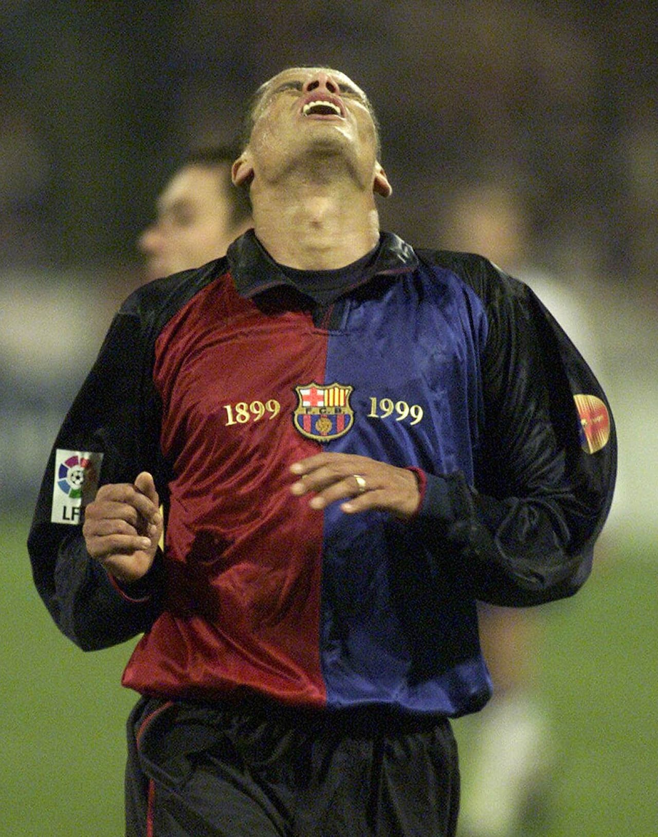 La playera del centenario: una de las playeras más emblemáticas, portada por el brasileño Rivaldo