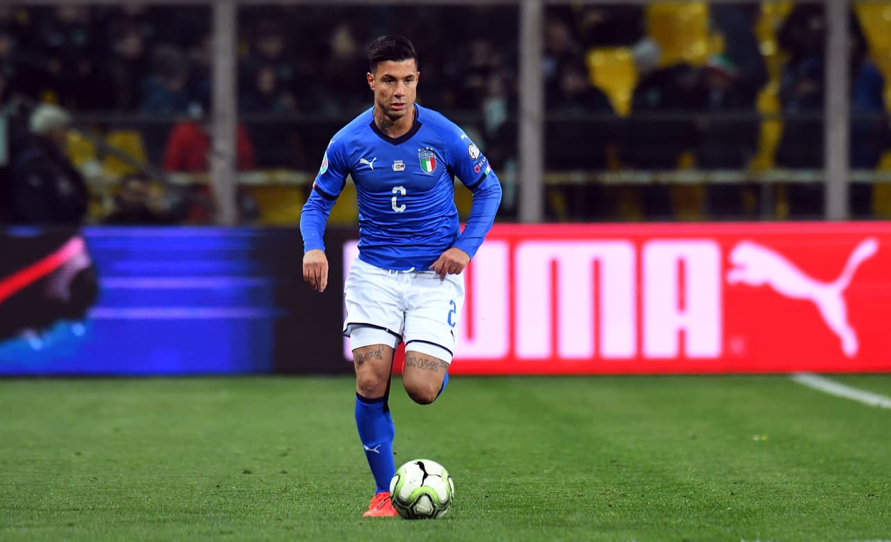 El defensa Cristiano Piccini tuvo que dejar la concentración de Italia por una lesión muscular en la zona del gemelo y sóleo de su pierna izquierda, según confirmó el cuerpo médico del Valencia C.F.