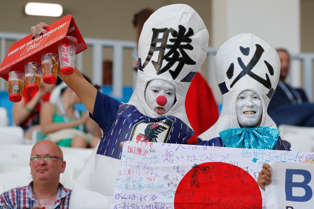 Fanáticos de las selecciones de Japón y de Polonia abarrotaron las calles y los alrededores de Volgograd Arena, y también sus tribunas para alentar a sus selecciones, ¡vaya colorido!