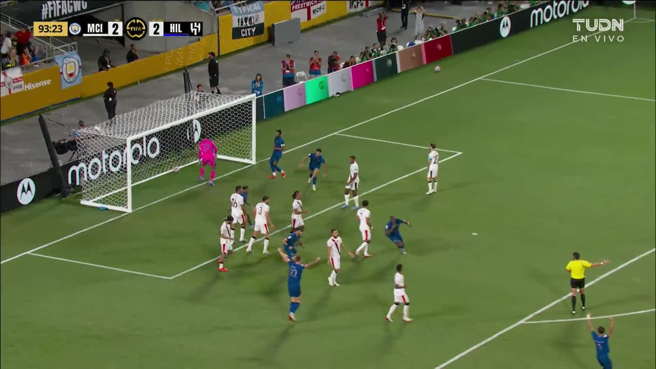 ¡PODER ÁRABE! gol de Koulibaly tras un tiro de esquina