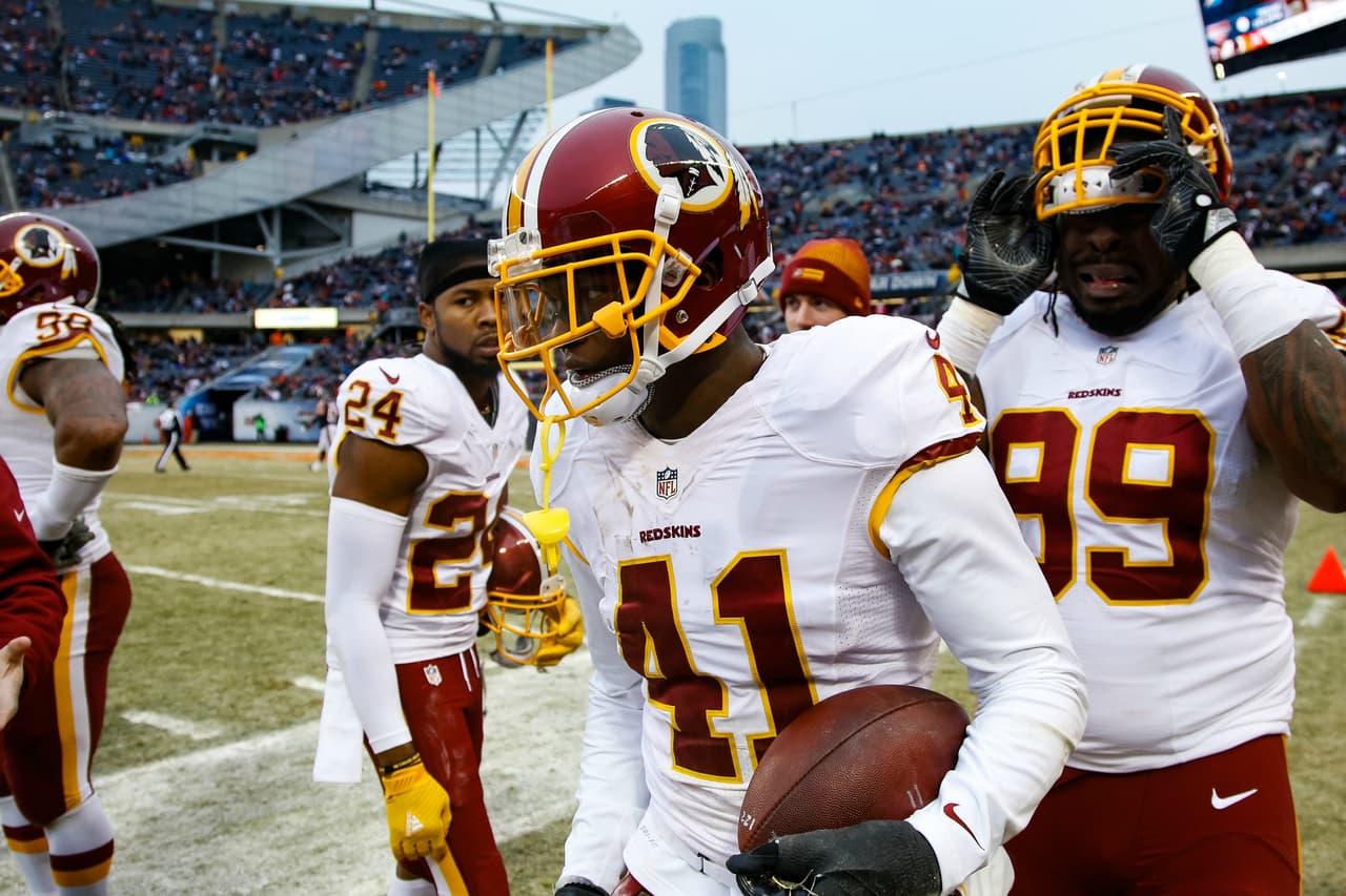 Los Pieles Rojas aún sueñan con postemporada a expensas de Chicago