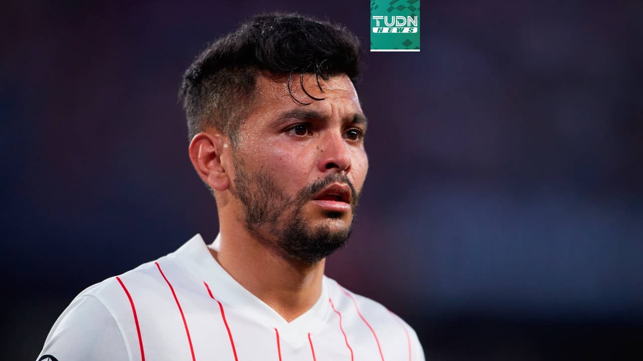 'Tecatito' Corona pasa otra vez por el quirófano y atrasa regreso a las canchas