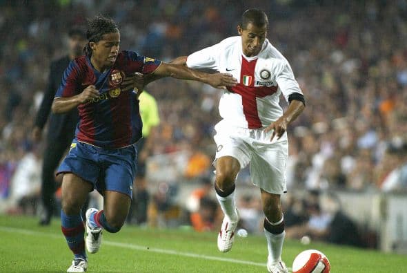Giovani Dos Santos ha podido jugar el torneo continental con el Barcelona de España, el 10 de la selección mexicana tuvo en el 2007 sus primeros minutos en esta competencia. En el 2010 también jugó el certamen pero con el Tottenham de Inglaterra.