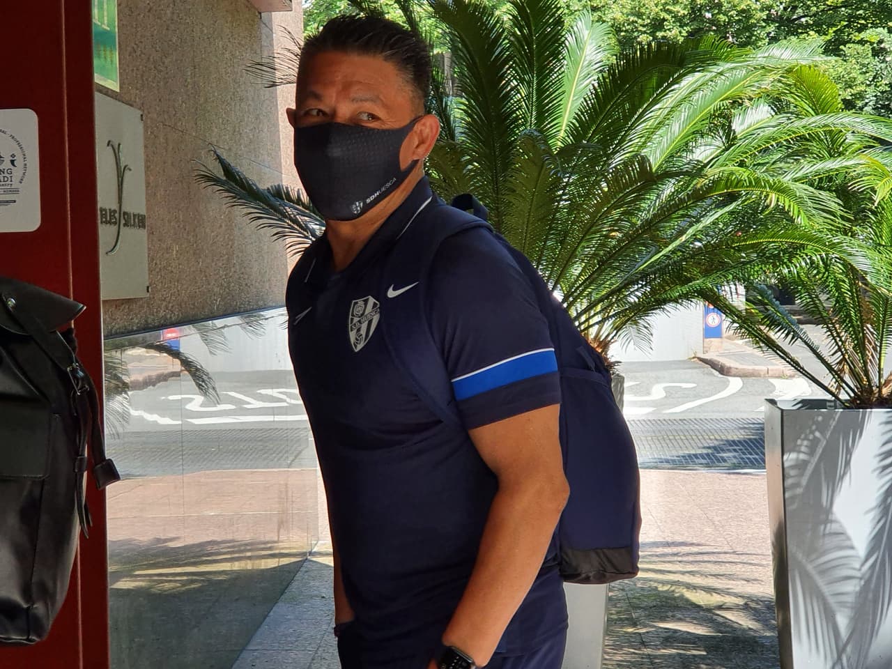 El Huesca termina goleado en el estreno de Nacho Ambriz 