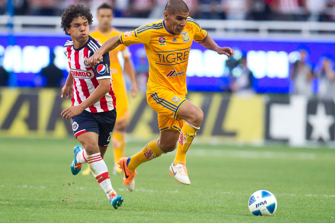 Carlos Salcido estuvo en Tigres tras cinco años en Europa y en su paso de 2011 a 2014 fue campeón con el equipo en la Liga MX en 2011 y en 2014.