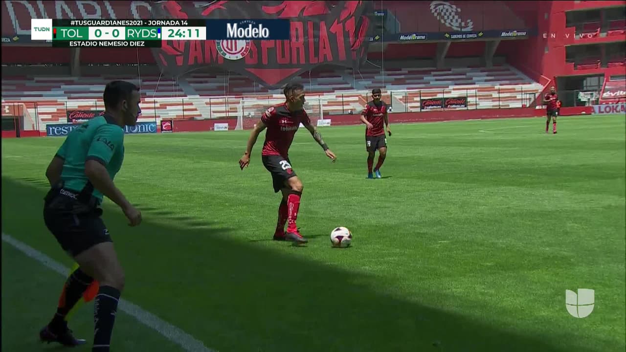 ¡TIRO ATAJADO! disparo por Rogelio Funes Mori.