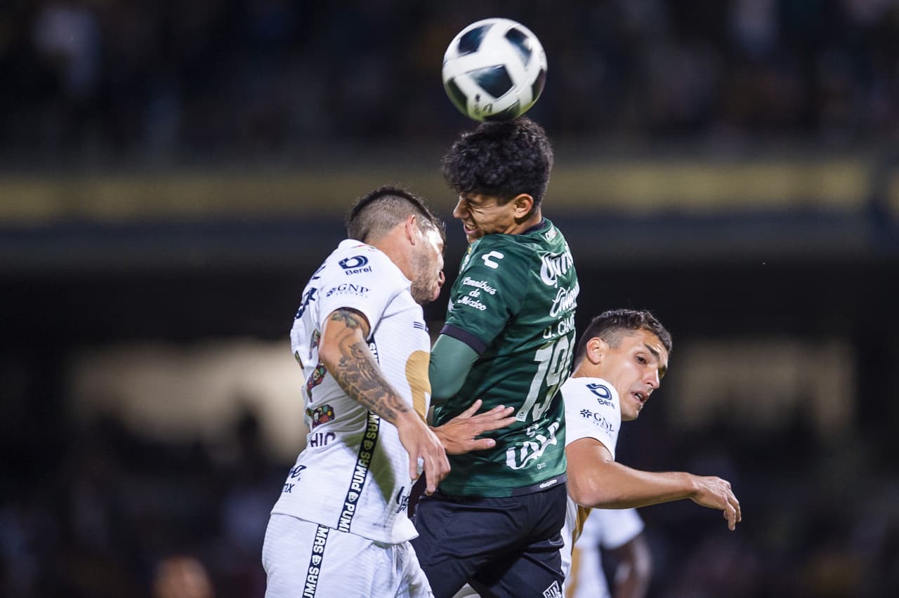 Con doblete de Digo Valdés y gol de Omar Campos, Santos golea 0-3 a los Pumas y suben a hasta la sexta posición de la tabla.