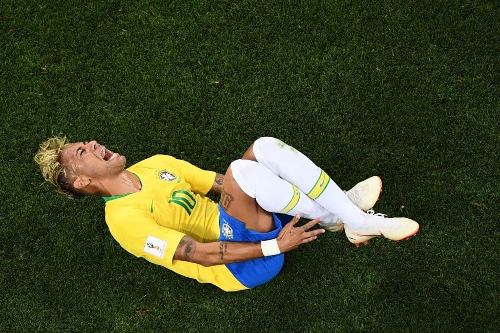Ver a Neymar en el piso quejándose fue una de las grandes postales del Mundial de Rusia 2018. Hasta le crearon una burla llamada Neymar Challenge, donde los niños se quejaban al mismo tiempo.