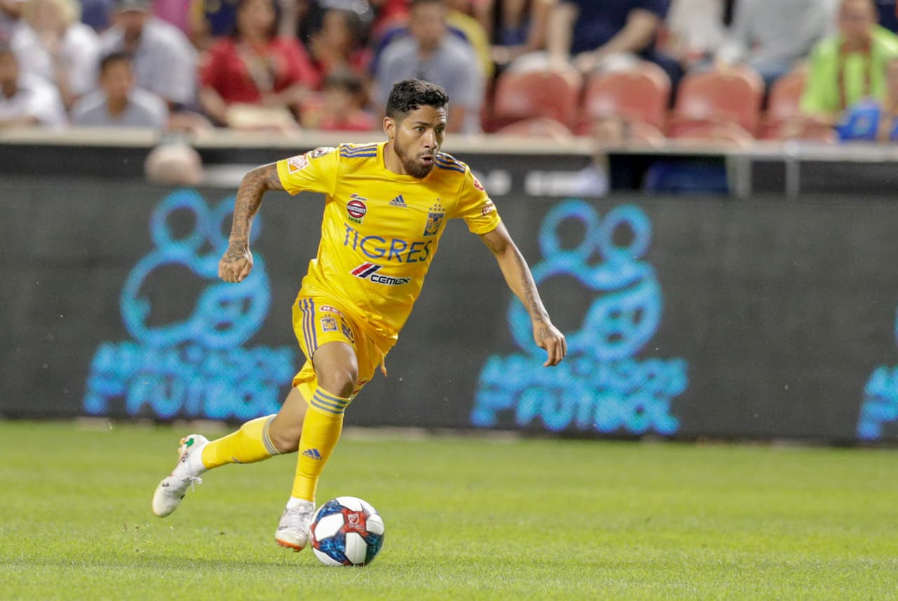 Tigres anuncia que Javier Aquino será operado por fractura en la nariz