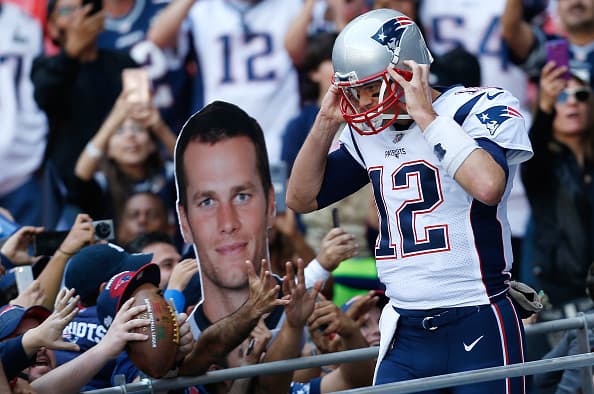 Maquillajes, disfraces, banderas... todo vale para demostrar la pasión que se siente en México por la NFL.