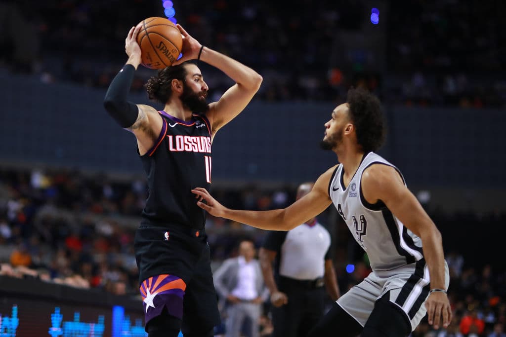 Con una gran actuación de Patty Mills, Los Spurs ganan a los Suns en México 121-119.
