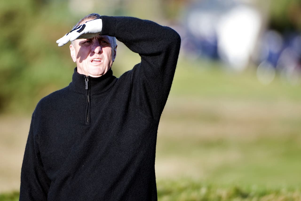 “Es un problema del fútbol de hoy, los dirigentes saben muy poco”.