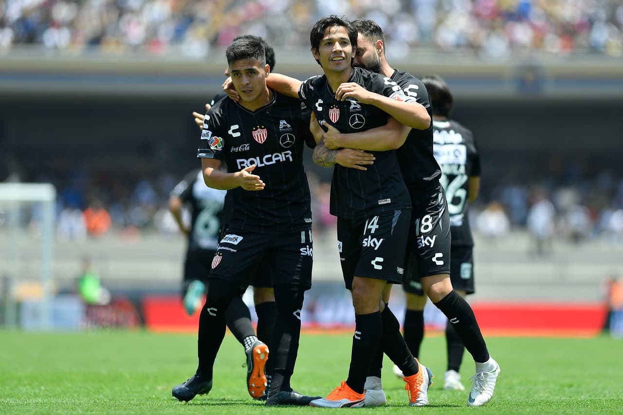 El festejo no fue para menos pues el gol fue de una gran manufactura y ponía adelante a su equipo contra todos los pronósticos.