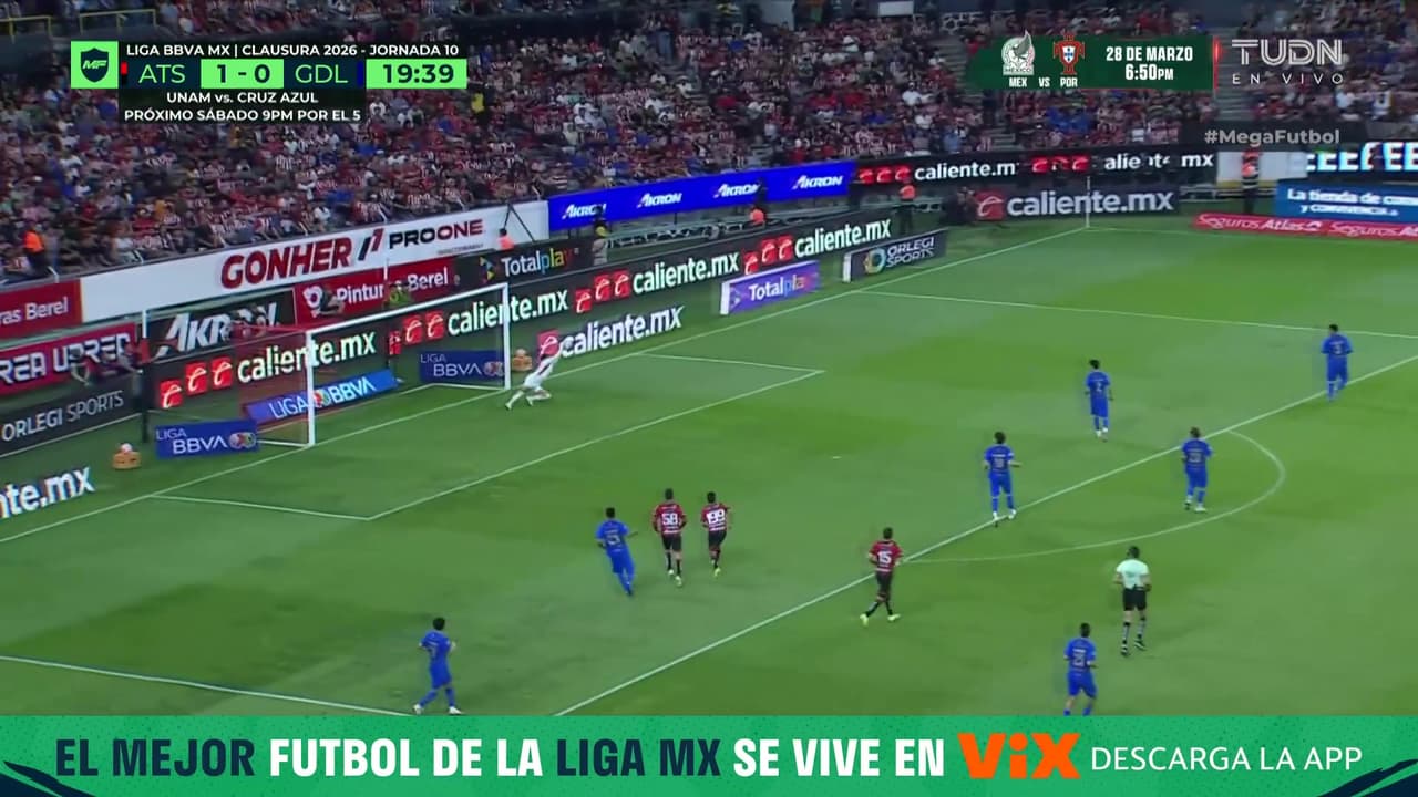 ¡Increíble atajada de Tala Rangel! Ferrareis dispara y el arquero evita el 2-0