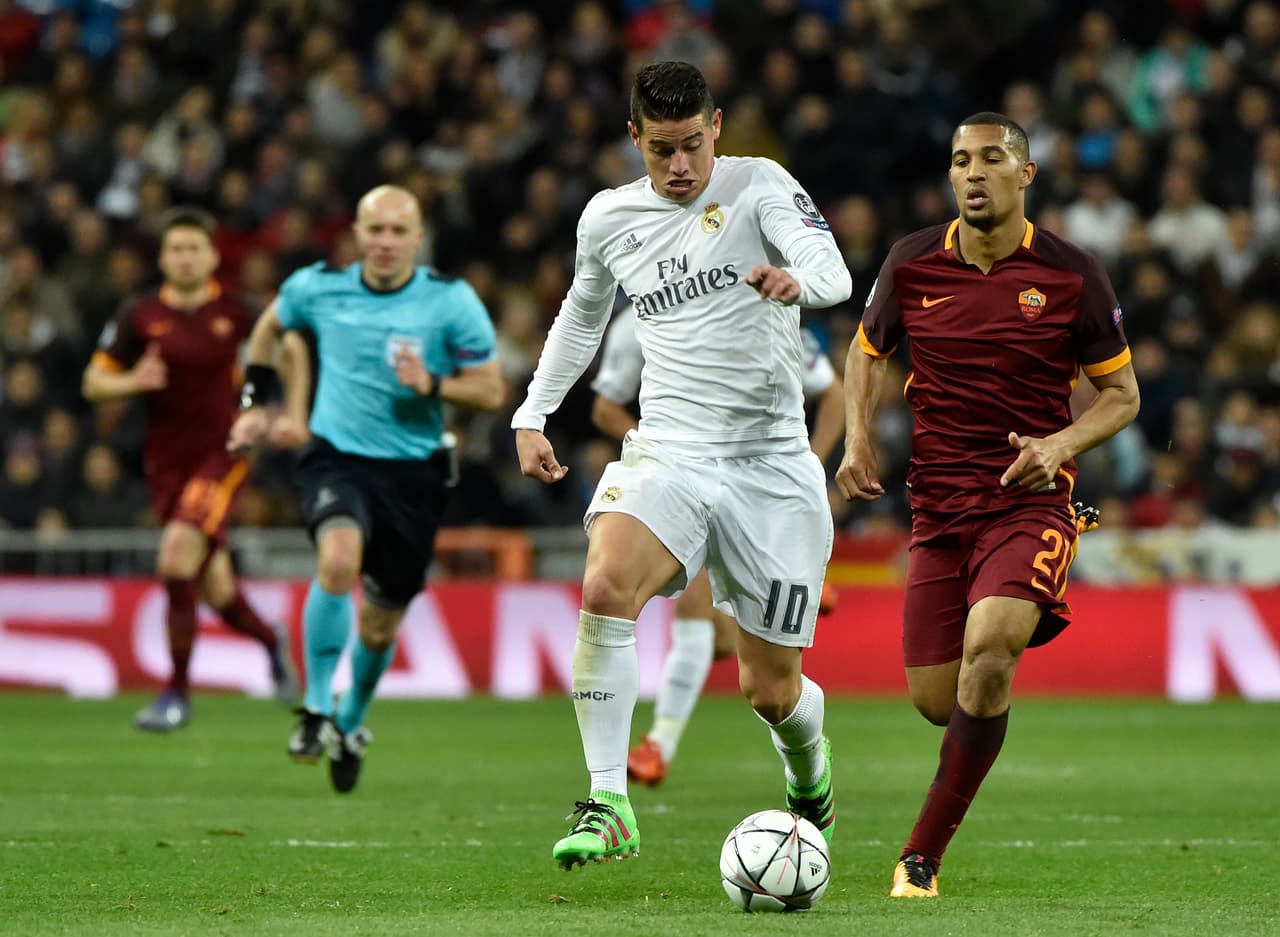 James Rodríguez fue otro que sorprendió con la calidad que enseñó en la grama del Bernabéu tras días complicados, llenos de críticas, las cuales todavía sonaron al principio del encuentro ante los giallorossi.