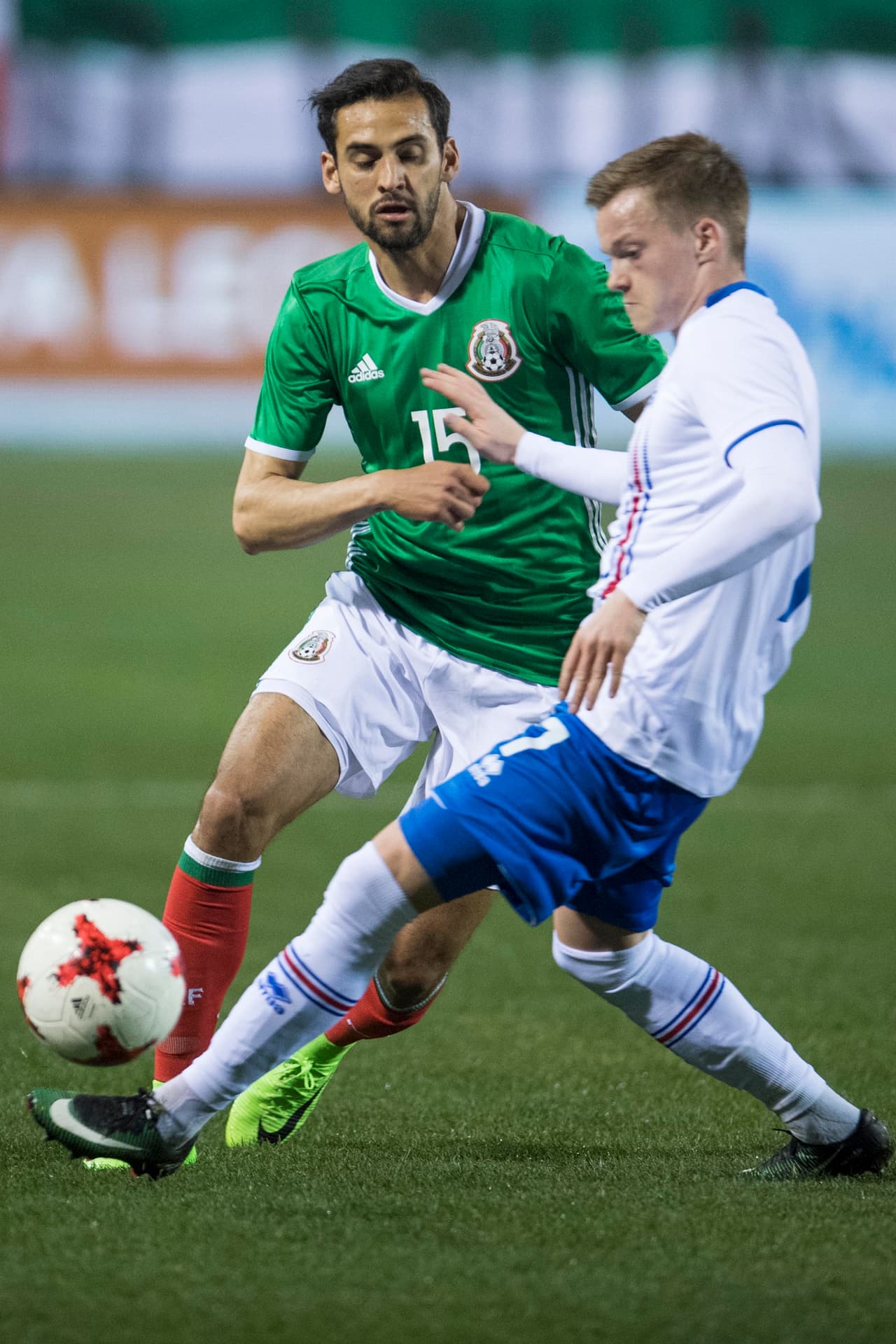 <b>RAÚL LÓPEZ</b> – El ‘Dedos’ López entró tras el descanso y de inmediato se notó su presencia en el campo por su profundidad por derecha y servicios al área. Le puso un centro de medio gol a Hirving Lozano rebasado el minuto 50 pero su compañero en el Pachuca remató con la espalda. Ganó duelos por el costado y se encargó de cobrar las opciones de pelota parada con demasiada potencia. 
<b>Calificación 8</b>