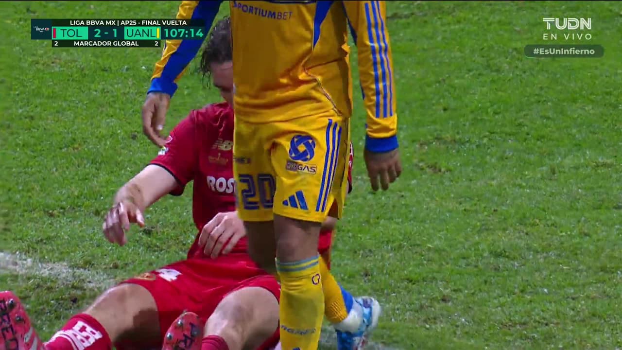 ¡TIRO ATAJADO! disparo por Marcel Ruíz.