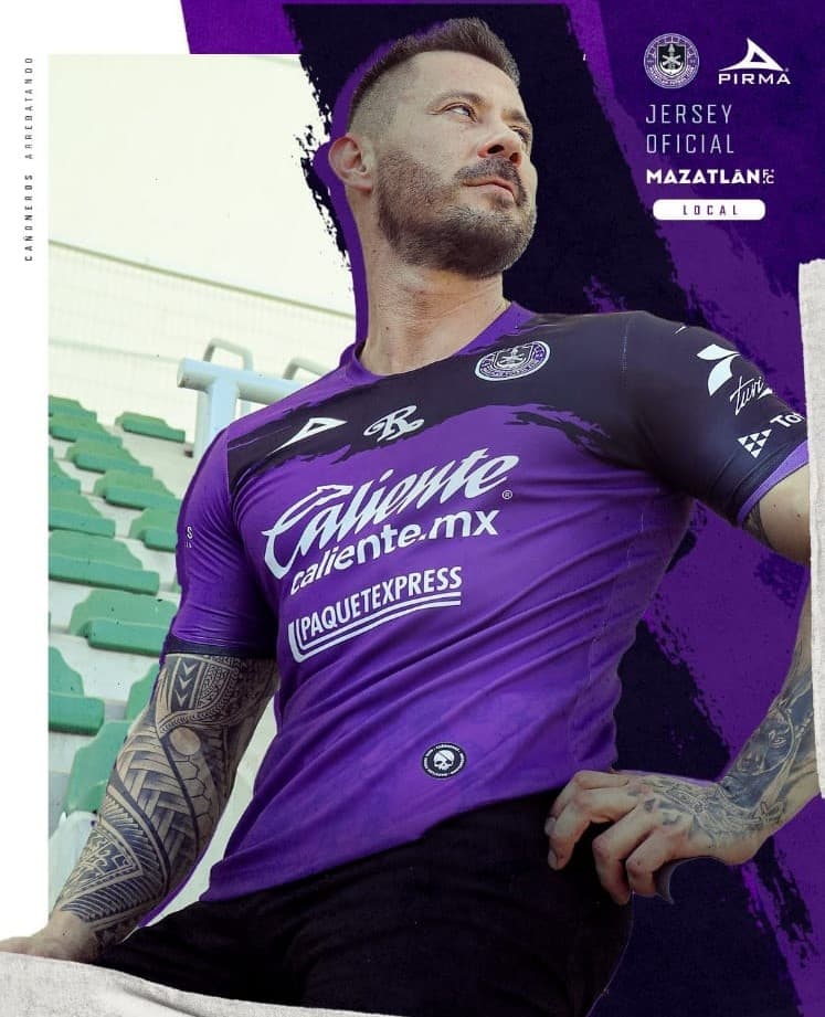 Mazatlán presentó su jersey como local para el Apertura 2021.
