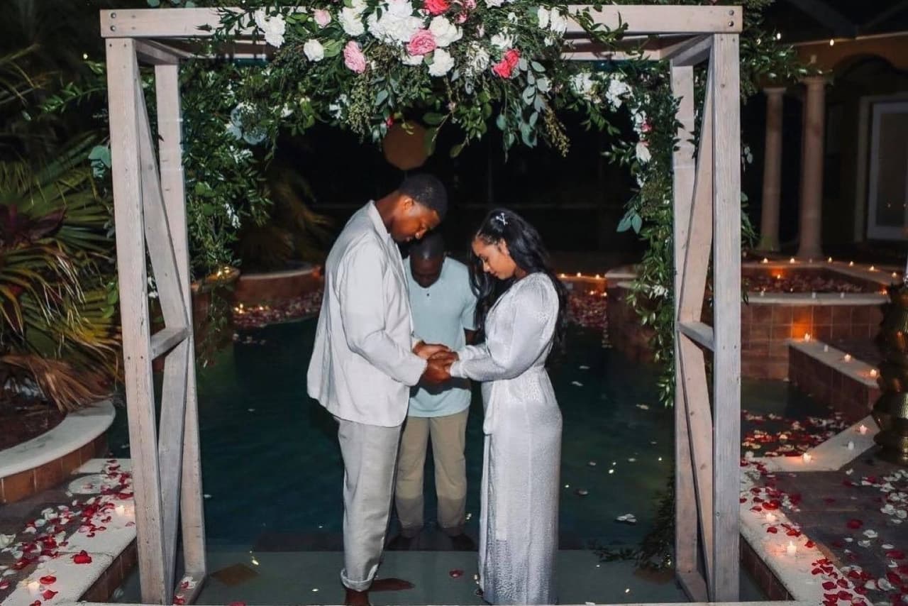 Jameis Winston se casó en casa por el coronavirus