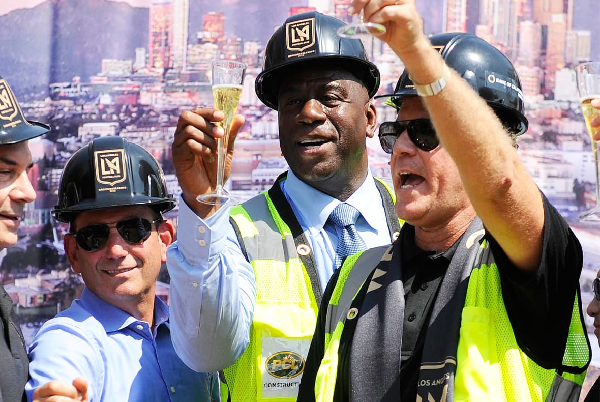 Con Will Ferrell y 'Magic' Johnson presentes, LAFC inició la construcción de su estadio