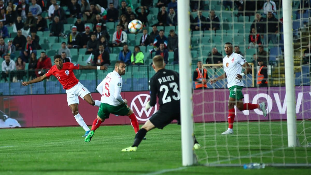 Detenidos seis fanáticos tras incidentes racistas en Bulgaria

