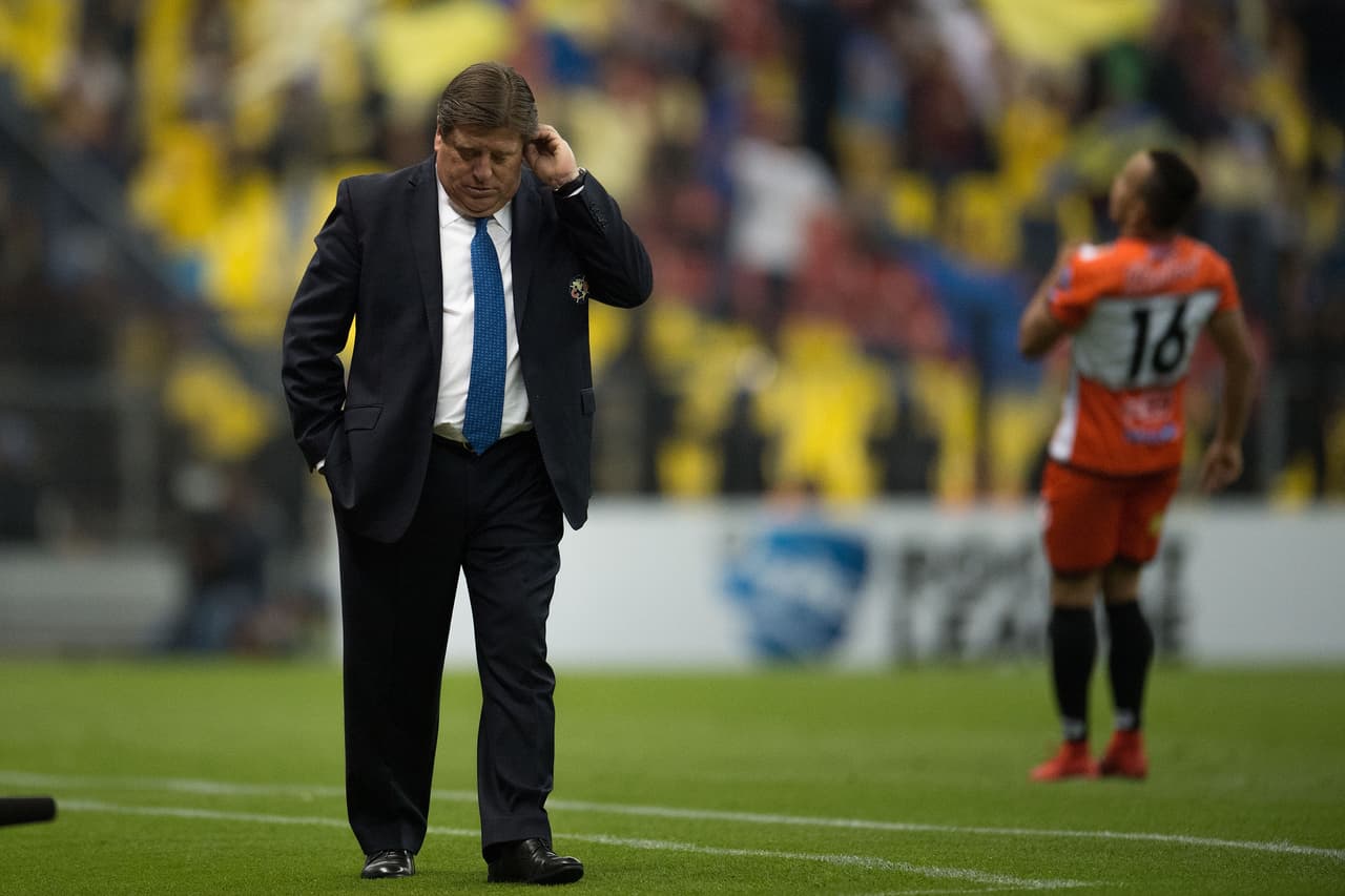 El segundo tiempo mantuvo la dinámica de no poder aumentar el marcador y eso generó molestia en Miguel Herrera.