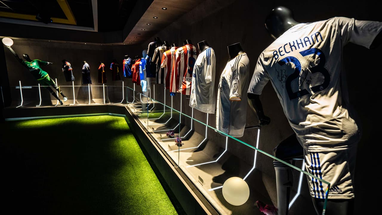 Deportistas como Michael Jordan, Pau Gasol, Usain Bolt o Serena Williams han aportado recuerdos y objetos.