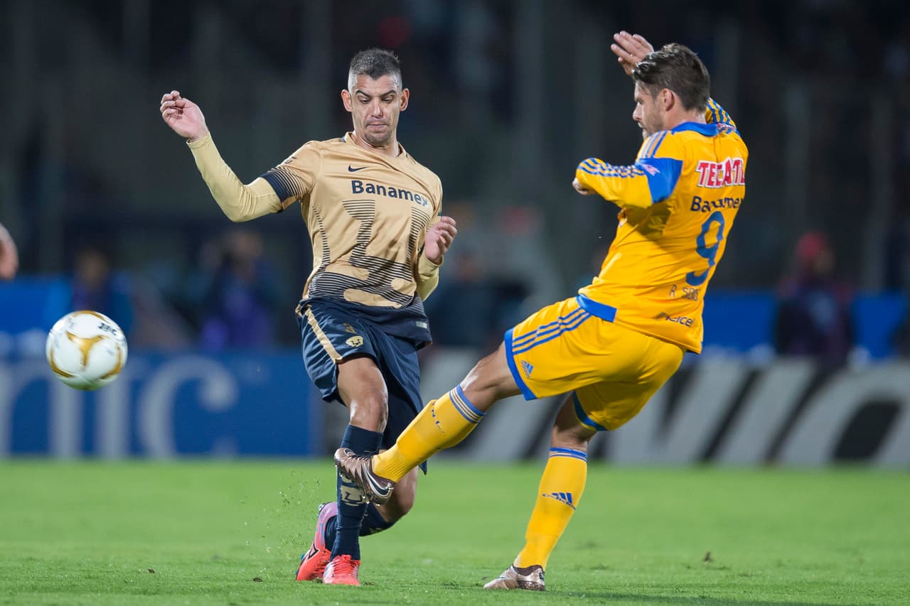 3.- Gerardo Alcoba: El sudamericano tuvo un partido discreto en su zona y en el frente no colaboró mucho para ayudar a que su equipo se metiera en la eliminatoria y en el marcador. Punto a su favor fue el gol en tiempo extra que anotó. Calificación: 7.