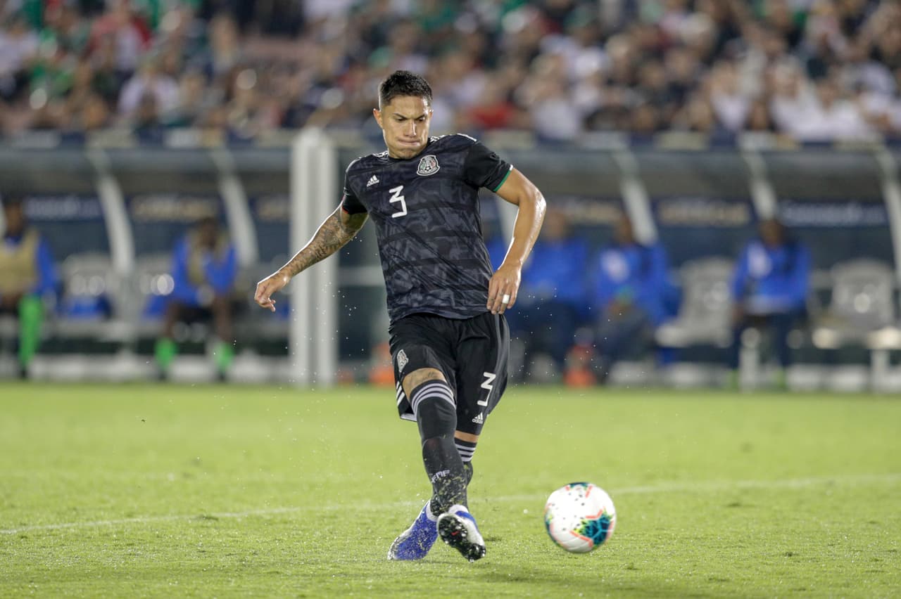 Defensa: Carlos Salcedo (México) - 11.2 millones de dólares.