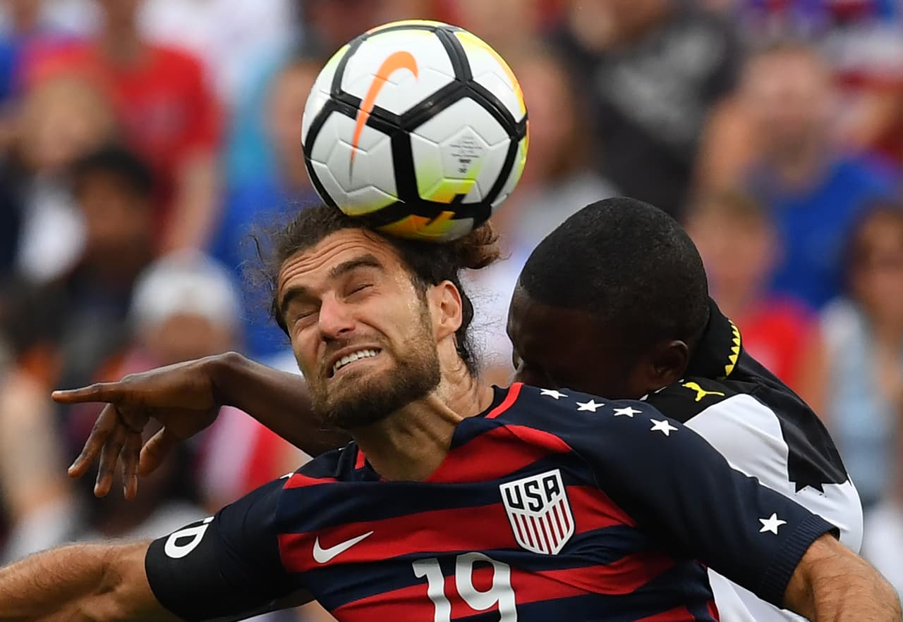 Arena habilitó a Zusi en una nueva posición: la de defensor lateral con bastante llegada a línea de fondo.