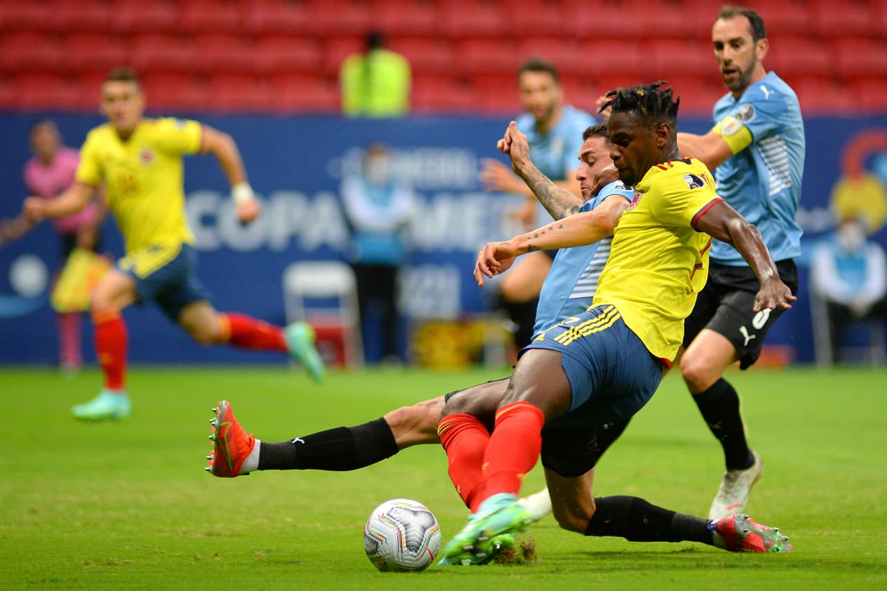 Colombia no falló en la tanda de penaltis mientras que Ospina hizo el trabajo y detuvo dos doparos de los uruguayos para ganar el encuentro.