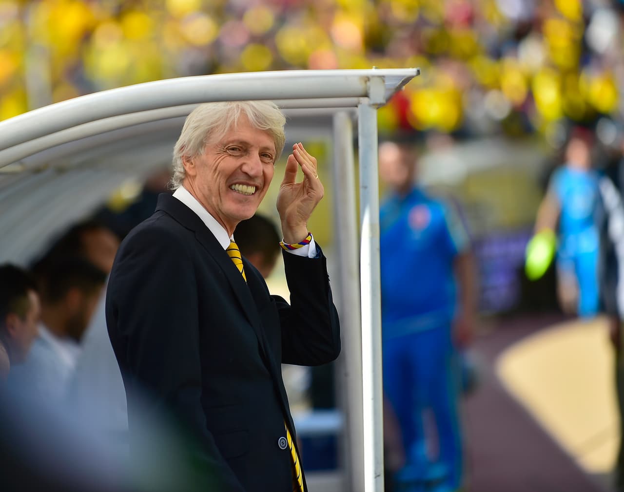 La sorpresa también la dio el entrenador Pekerman, que alineó un equipo para salir a buscar el triunfo desde el minuto 1 con la participación de Edwin Cardona, James, Cuadrado y Miguel Ángel Borja.